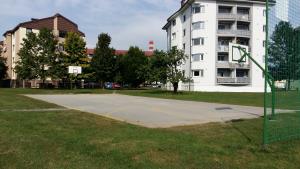 Igrišče Toneta Melive